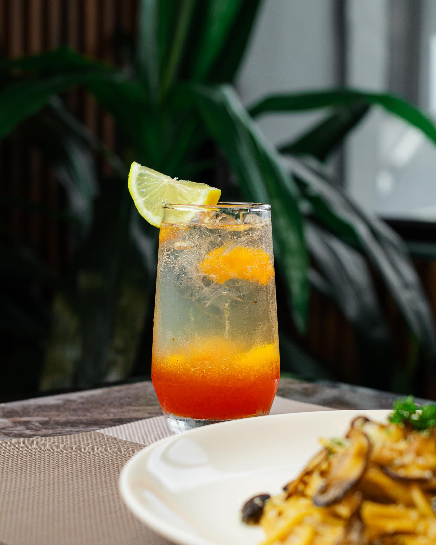 Signature minuman dingin di skybar terbaik Bintan