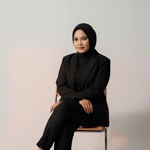 Intan Hayati, Group & Event Specialist